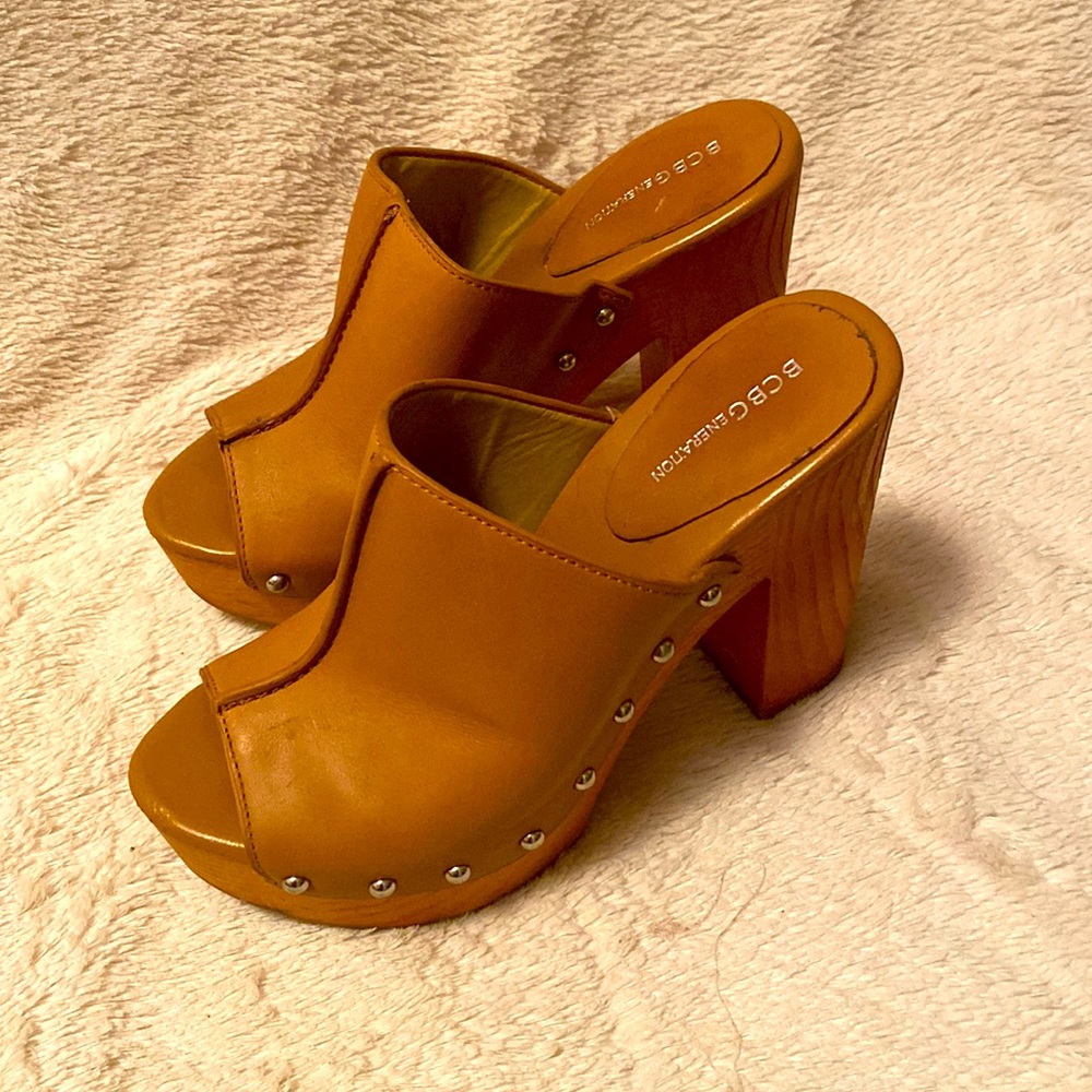 BCBGeneration platform womens size 5.